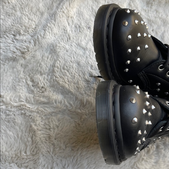 Dr Martens 1460 Stud Studded Black Ankle Boots size men’s 7 women’s 8 - Picture 6 of 11
